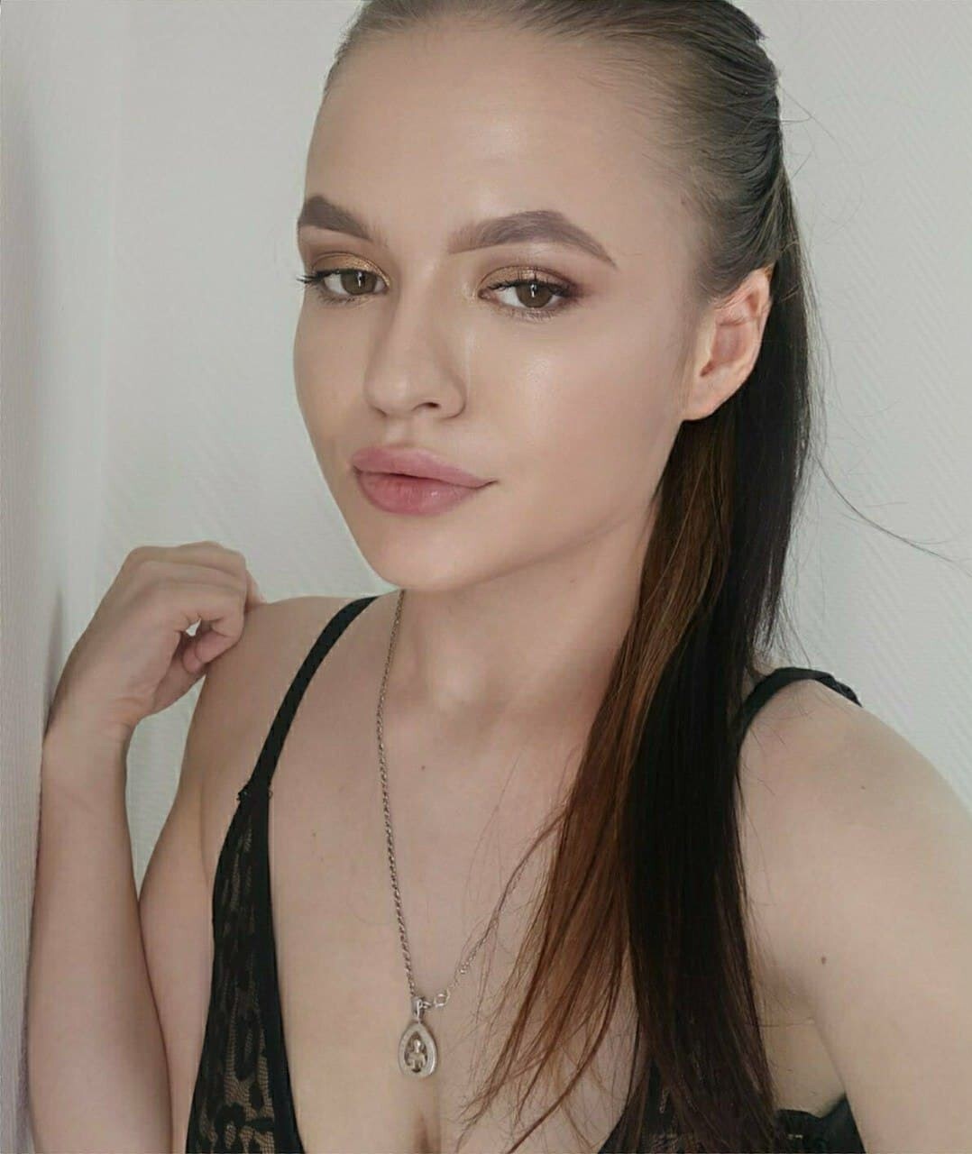 Проститутка Питера Ксюша с 2 размером груди предлагает интим услуги у метро Волковская  +7(981)136-33-84 